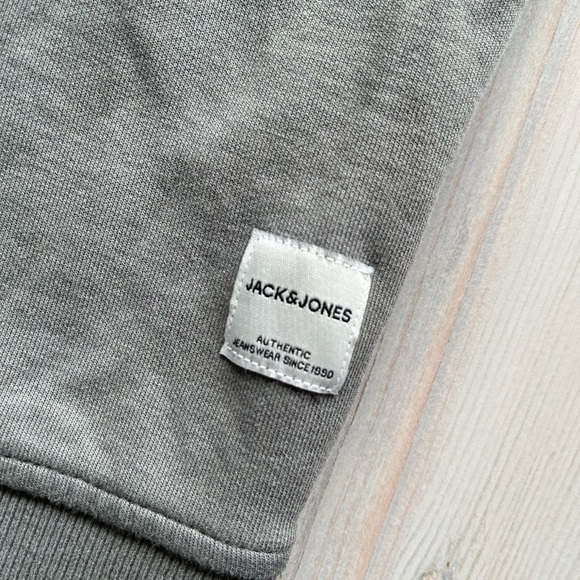Jack and Jones crew neck. - Picture 2 of 3